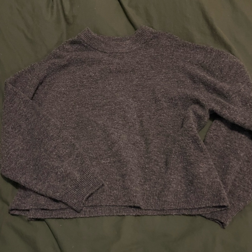 H&M grey crew neck sweater